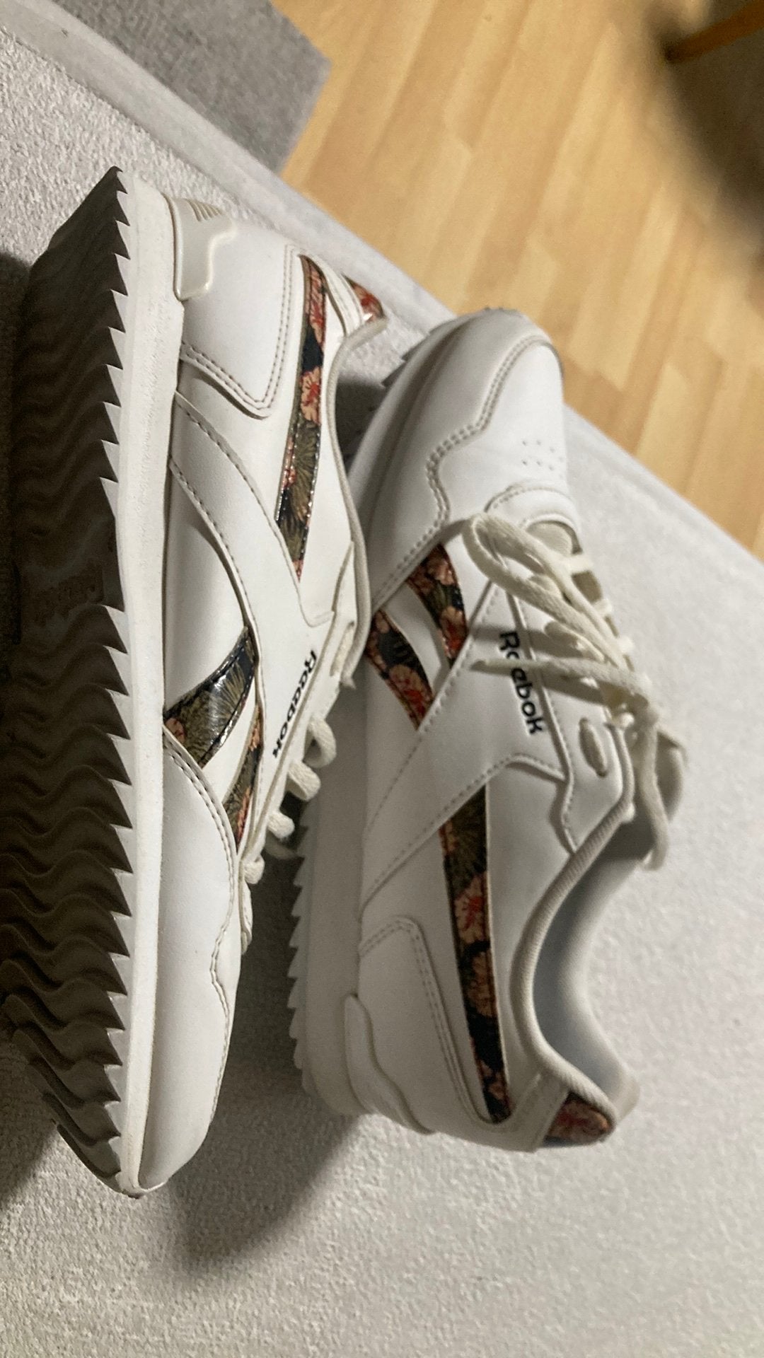 Basketbal Reebok, Ophalen, Zo goed als nieuw