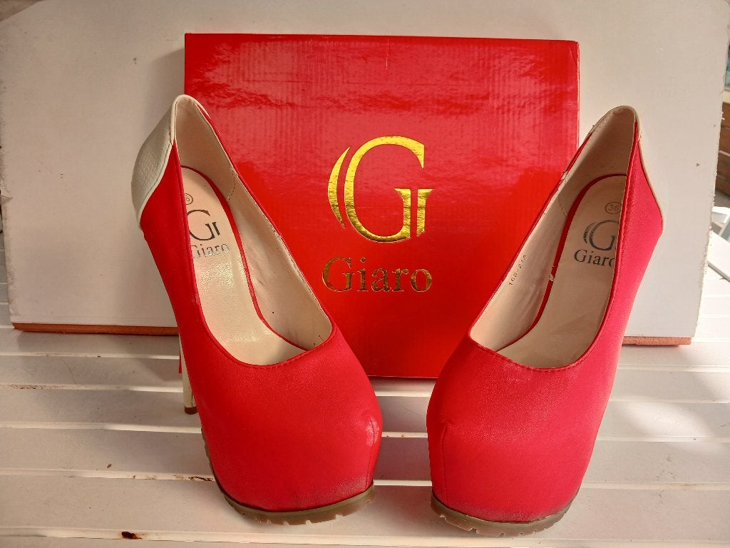 sexy high shoes, Envoi, Escarpins