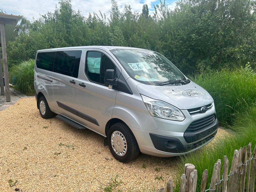Ford Tourneo 300 Trend, Autos, Ford, Achat, Boîte manuelle, Entretenue par le concessionnaire, Noir