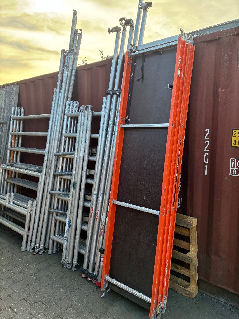 Altrex rolstelling van 1.35m en van 0.75m breed., Bricolage & Construction, Enlèvement, Comme neuf, Aluminium
