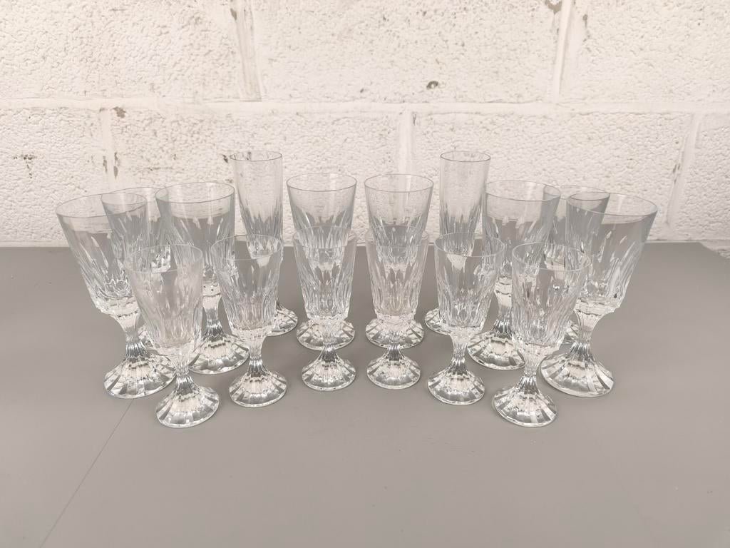 16 prachtige kristallen Baccarat glazen, model Assas, Antiek en Kunst, Antiek | Glaswerk en Kristal, Ophalen of Verzenden