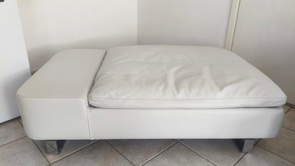 Pouf/Pouf NATUZZI - Cuir blanc de haute qualité, Comme neuf, Enlèvement, 125 cm ou plus, Italiaans