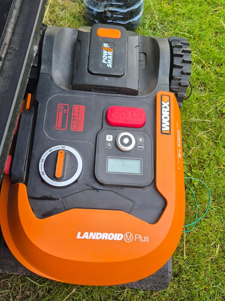 Robotmaaier worx, Tuin en Terras, Ophalen, Zo goed als nieuw