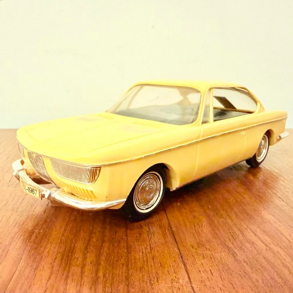 VINTAGE NOVELTY RADIO BMW 2000 CS 1967 TRANSISTOR MODELAUTO, Verzenden