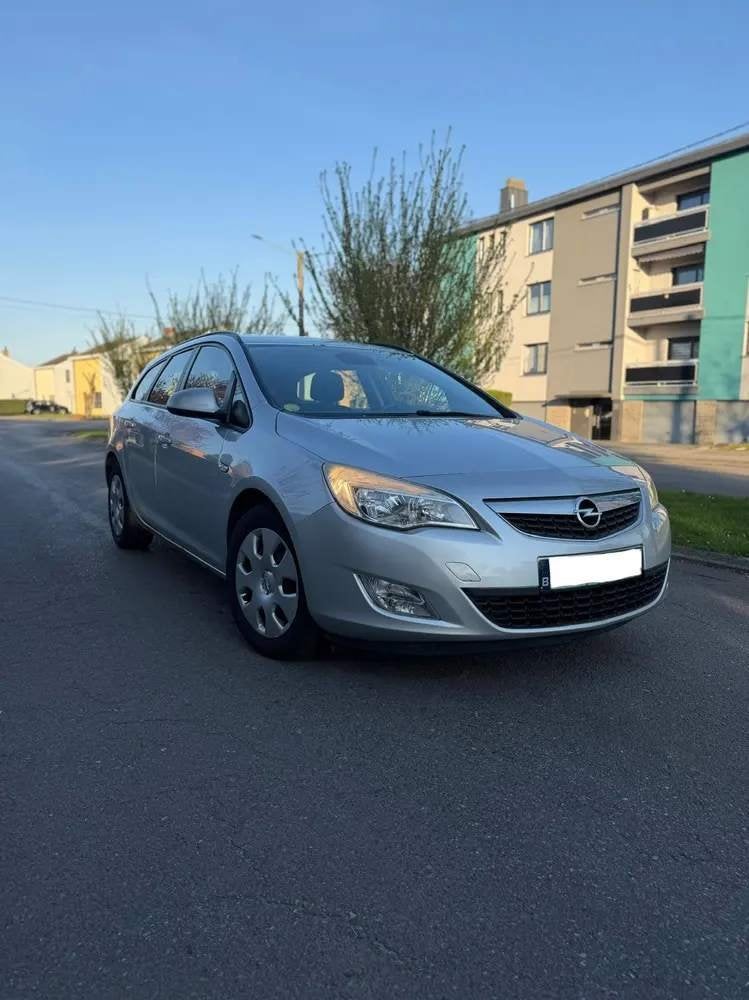 Opel Astra sports, Argent ou Gris, Achat, Entreprise, Boîte manuelle