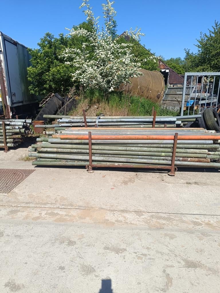 Weidepalen en constructie buizen, Zakelijke goederen, Ophalen