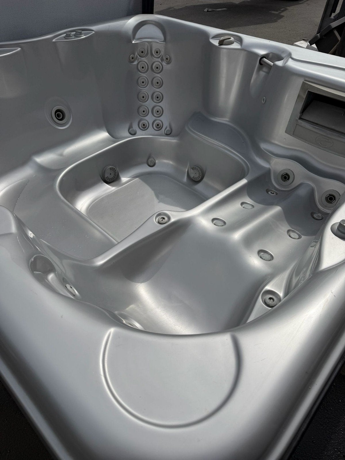 Jacuzzi fourni gratuitement. Une garantie d'un an, Jardin & Terrasse, Accessoires de piscine, Envoi