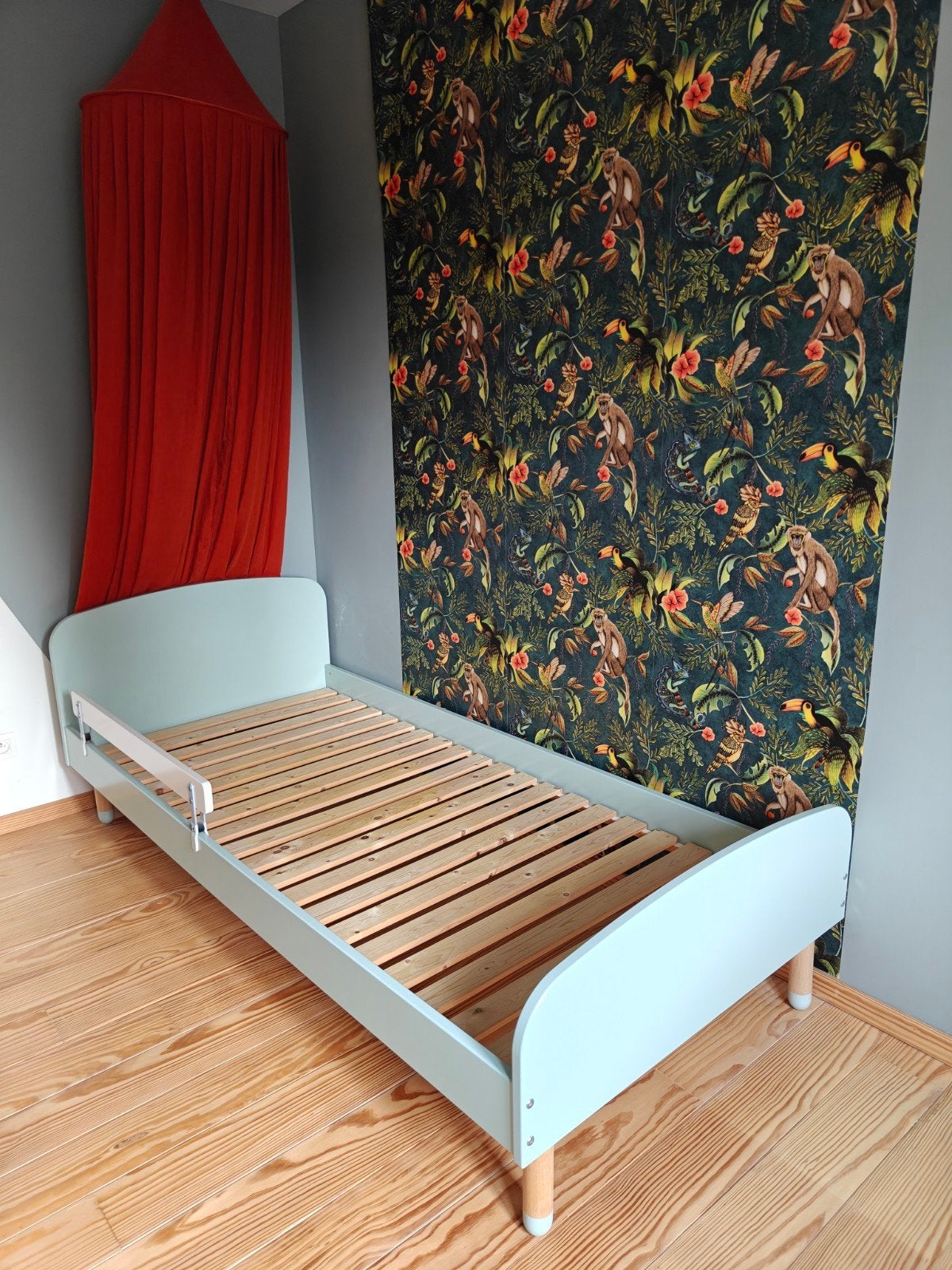 Kinderbed Flexa lichtgroen, Ophalen, 85 tot 100 cm, Zo goed als nieuw, Matras