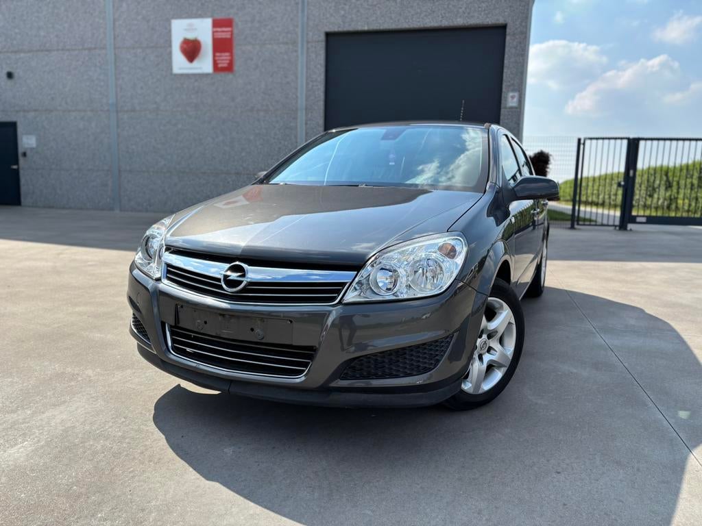 OPEL ASTRA 1.4 BENZINE — 25.700KM!!!—1STE EIGENAAR —TREKHAAK, Auto's, Opel, Bedrijf, Te koop, Astra, ABS, Airbags, Airconditioning