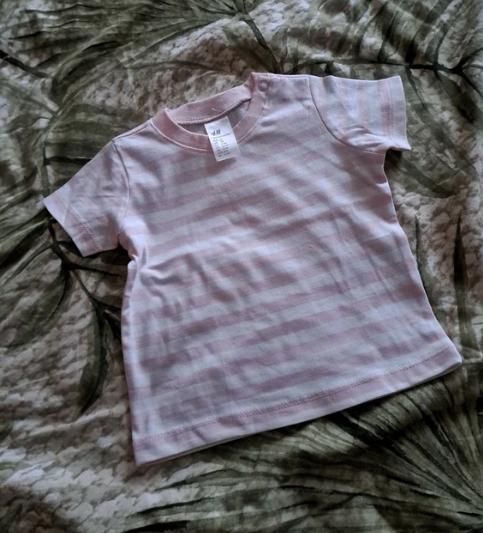 H&M lichtroze-wit gestreept t-shirt 62, Kinderen en Baby's, Babykleding | Maat 62, Meisje, H&M, Ophalen of Verzenden, Zo goed als nieuw