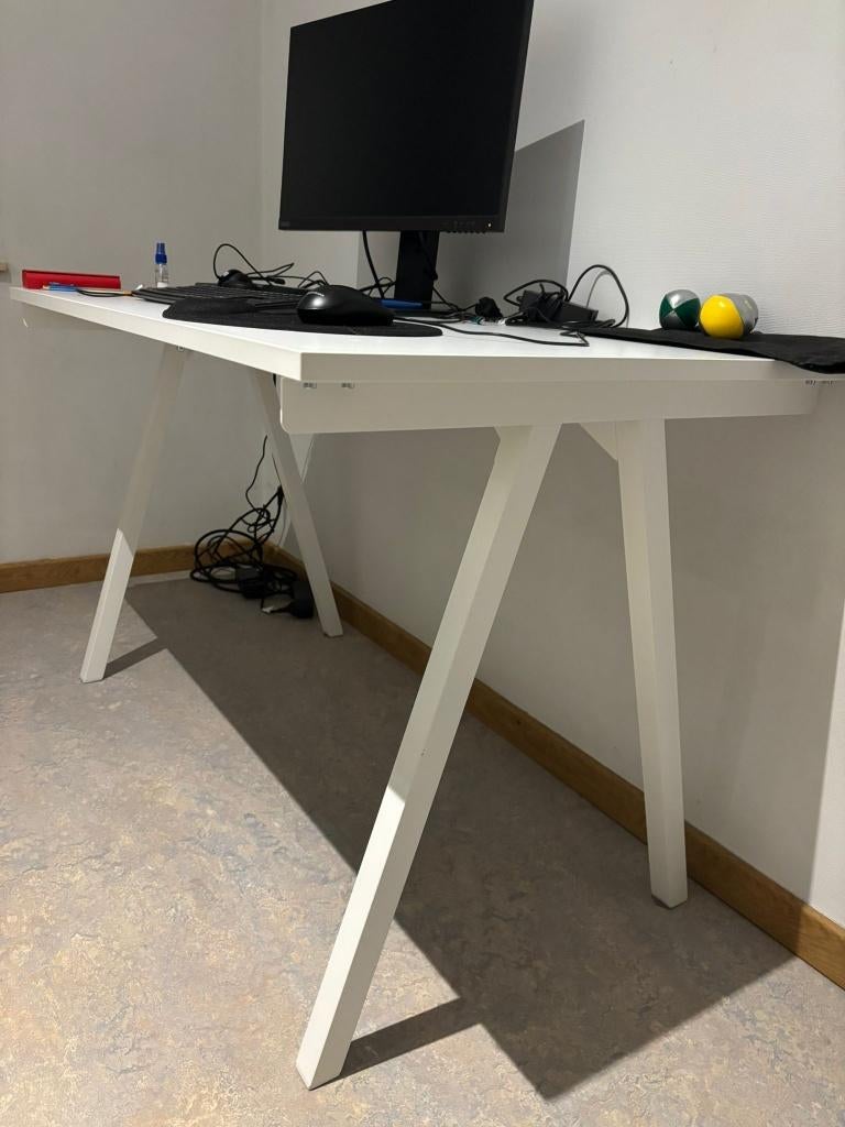 Wit bureau / tafel TROTTEN IKEA, Huis en Inrichting, Bureaus, Ophalen, Zo goed als nieuw