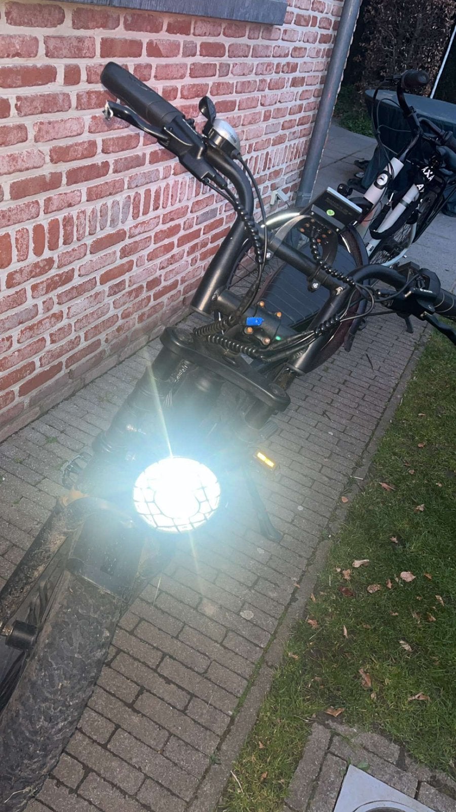 Ouxi v8 fatbike, Enlèvement