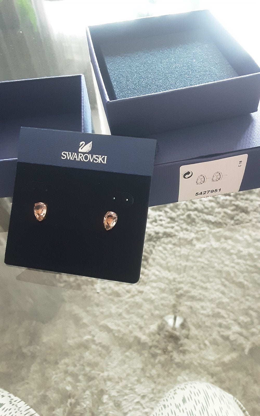 Swarovski oorringen art.5427951, Handtassen en Accessoires, Ophalen of Verzenden, Zo goed als nieuw, Verguld