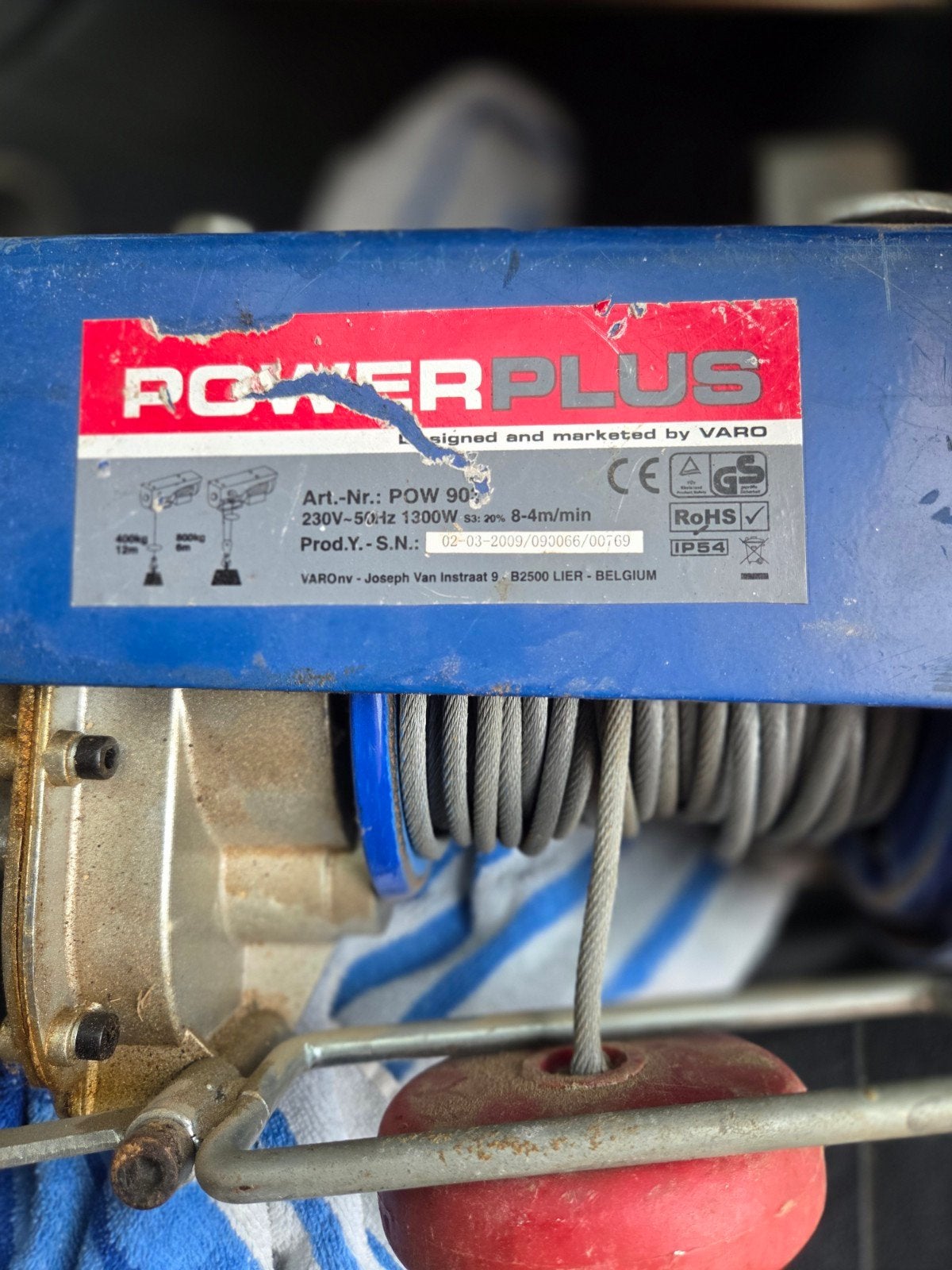 Un palan électrique qui fonctionne très bien peut soulever 8, Enlèvement ou Envoi