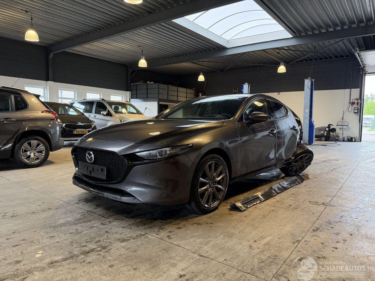 Mazda 3 2.0 e-SkyActiv G 122 (bj 2021, automaat), Auto diversen, Ongevalwagen, Automaat, 1998 cc, Hitdorfer Straße 73 ,51371, Leverkusen, Deutschland