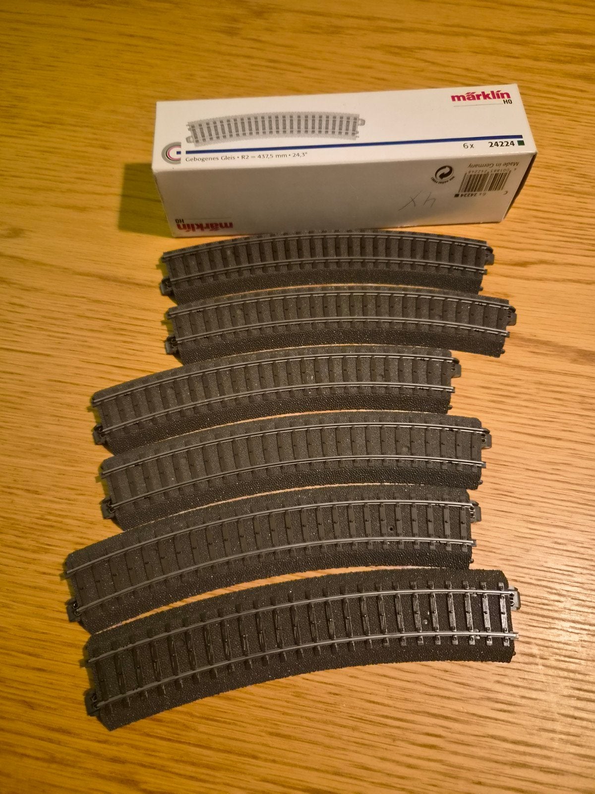 Märklin - 6 gebogen rails -24224, Ophalen of Verzenden, Rails, Märklin