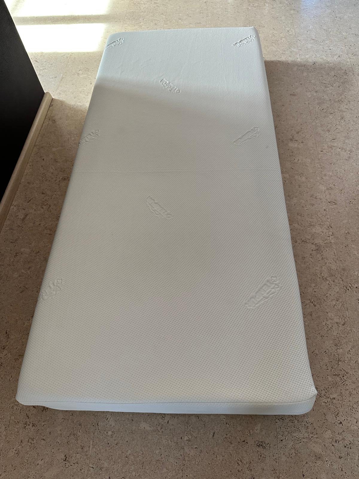 🛏️ Tempur matras medium 90 x 200 x 19cm 🛏️, Ophalen, Zo goed als nieuw, Matras
