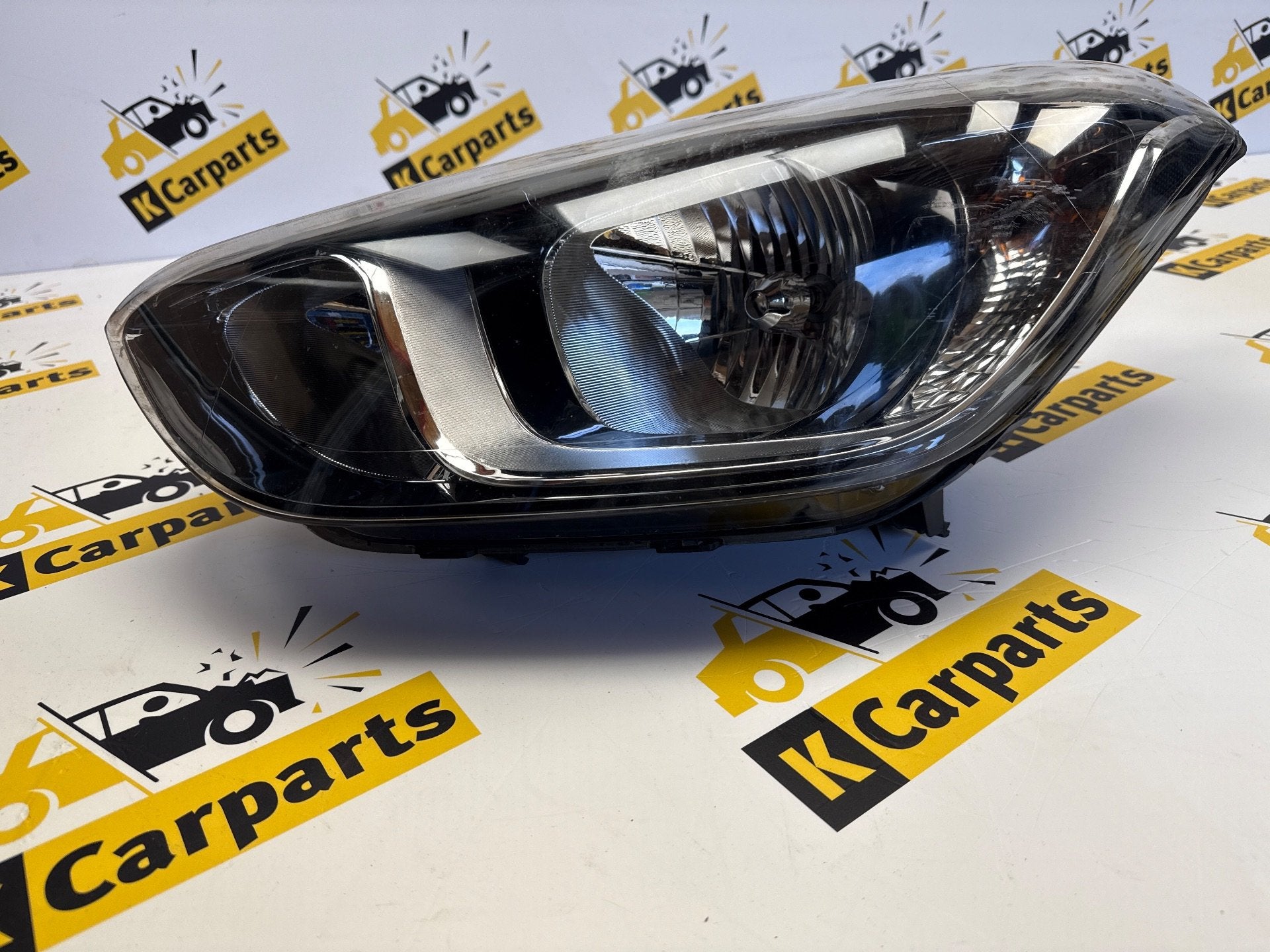 Phare avant gauche Hyundai i20 I Lift 92101-4P500, Heolleung-ro 12
06797  Seoul, Info@hyundai.com, Utilisé, Hyundai