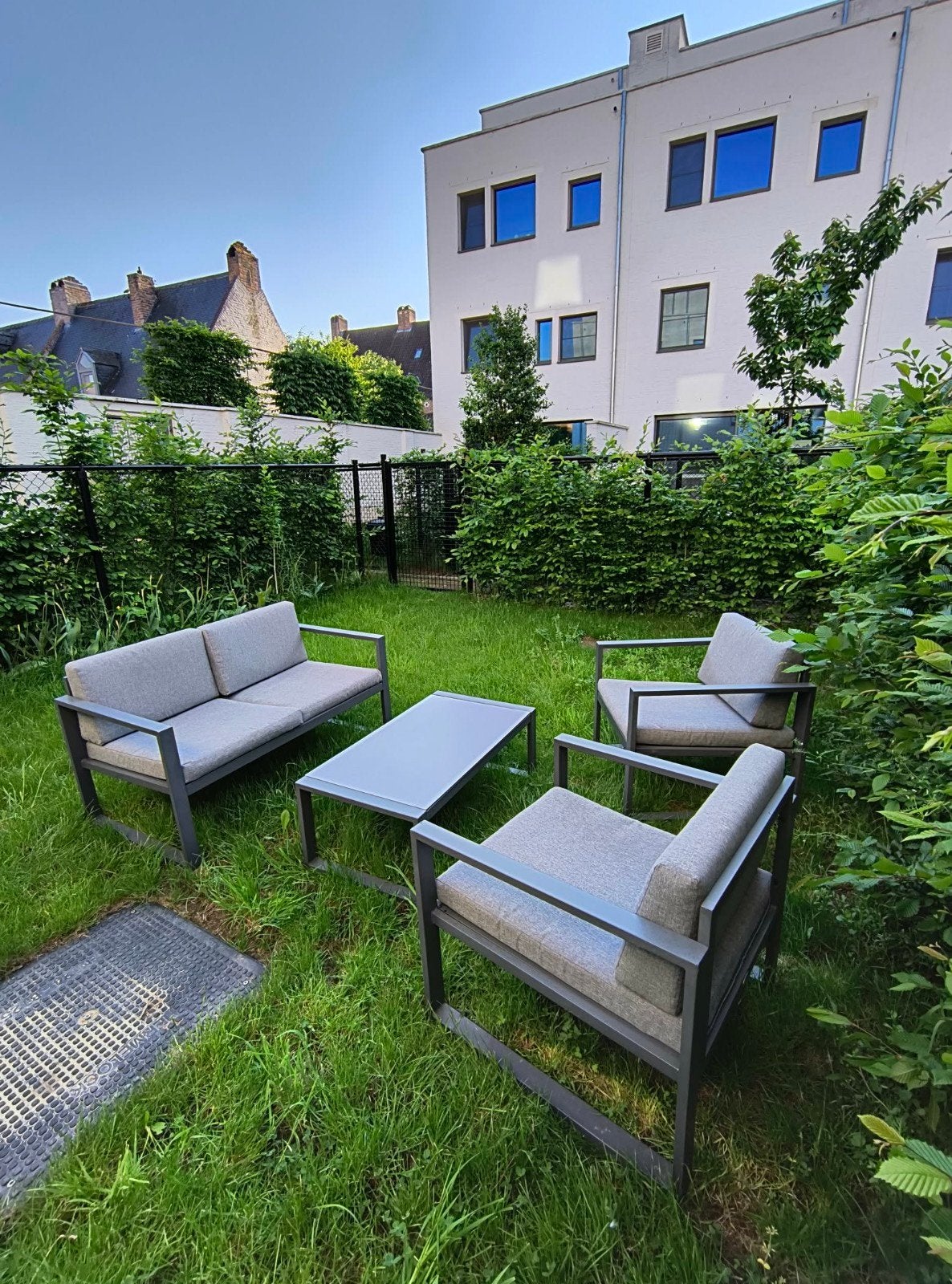 Lounge + kussens + tafeltje, Tuin en Terras, Tuinsets en Loungesets, Ophalen, 4 zitplaatsen, Aluminium, Tuinset