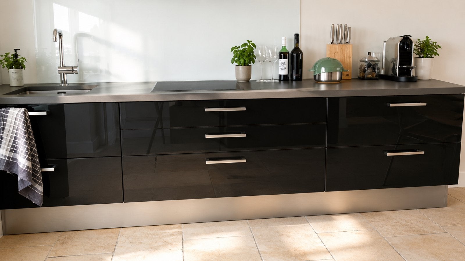 ✨ CUISINE NOIRE BRILLANTE AVEC APPAREILS ÉLECTROMÉNAGERS ✨, Enlèvement ou Envoi, Granit ou Pierre, Brillant ou Laqué, Comme neuf