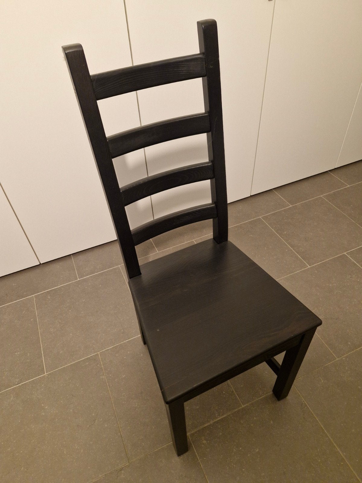 4 identieke stoelen Ikea zwart hout, Ophalen, Gebruikt, Zwart, Vier