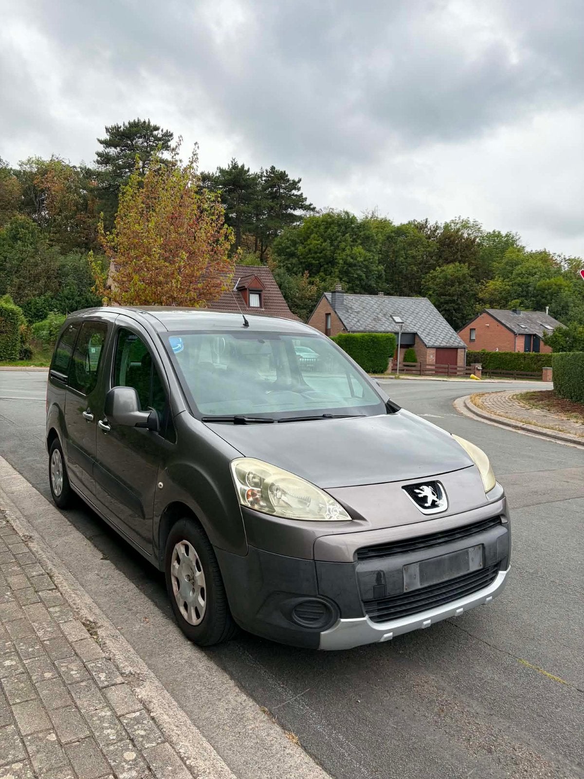 Peugeot partner 1.6 hdi prete à immatriculer, Autos, Argent ou Gris, Entreprise, Boîte manuelle, Noir