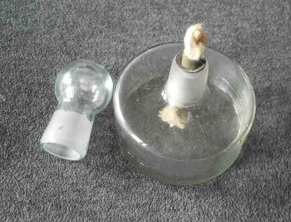 Veilleuse à pétrole en verre, Enlèvement