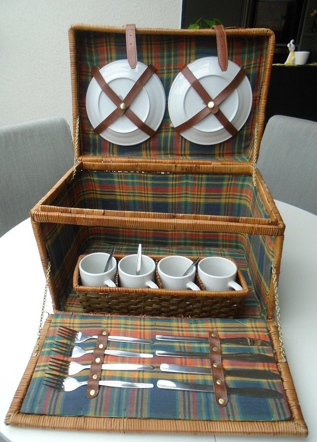 PICKNICKMAND 4 PERSOONS SUPER GROOT VIERKANT 6, Hobby en Vrije tijd, Picknickmanden, Nieuw, Ophalen of Verzenden
