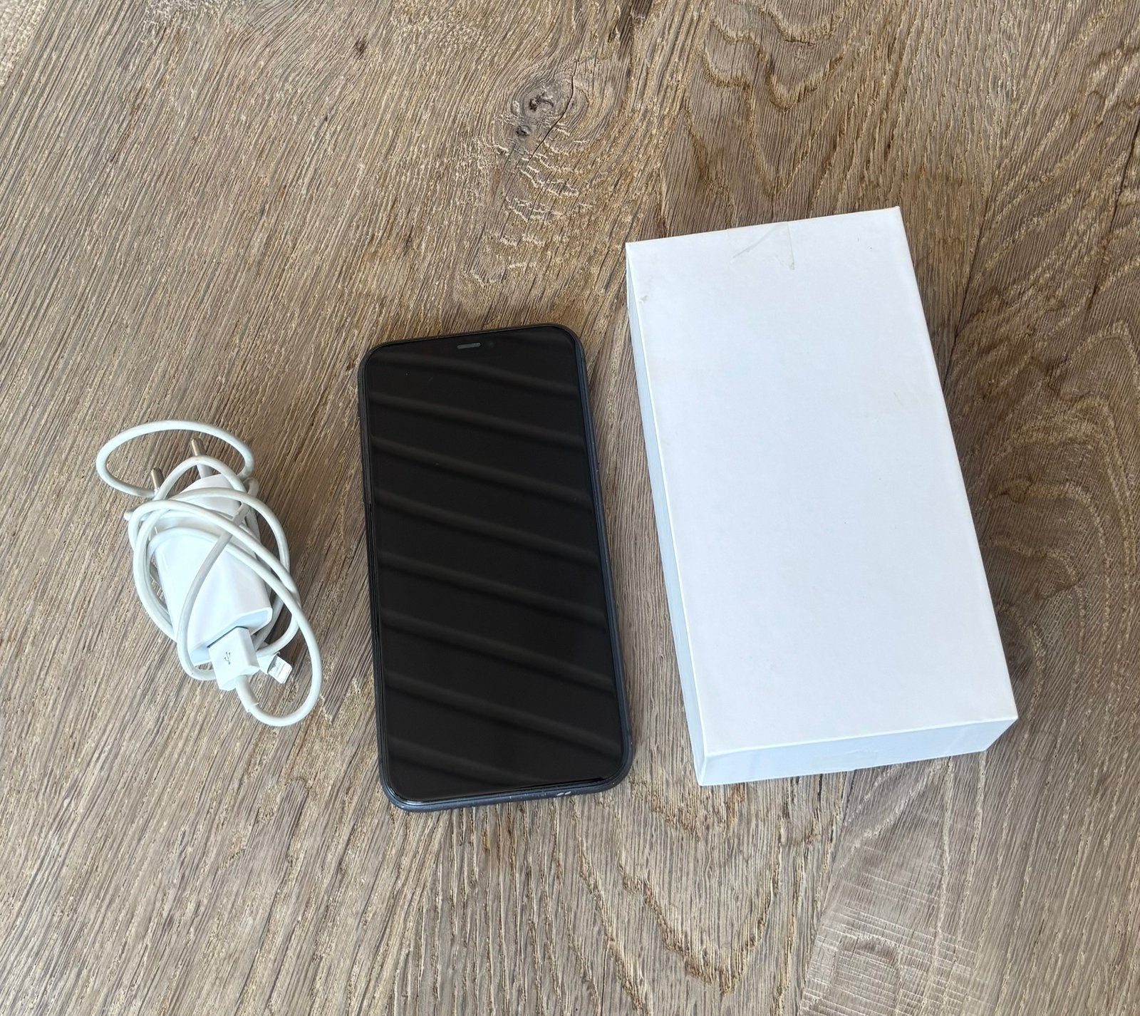 Iphone 11 met lader en kabel, Verzenden, Zo goed als nieuw, 64 GB, IPhone 11