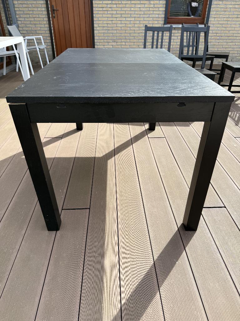 Table Ikea BJUSTRA, noire, 100 à 150 cm, Enlèvement, Utilisé, 50 à 100 cm