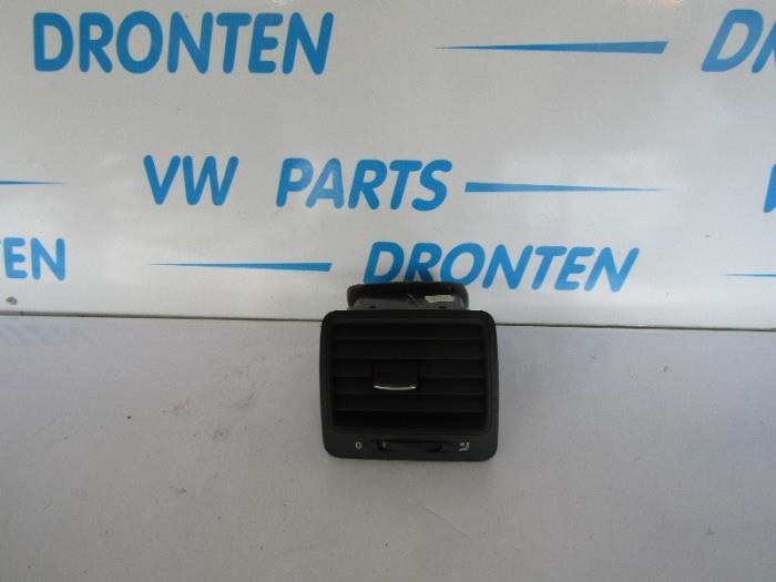 Grille aération tableau de bord d'un Volkswagen Jetta, Volkswagen, -, 3 mois de garantie, Utilisé