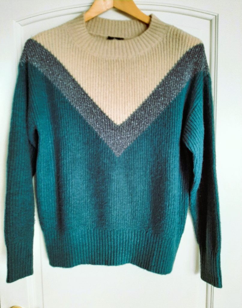 Te koop: Zo goed als nieuw!! Mooi trui met V-tekening, XL., Ophalen of Verzenden, Zo goed als nieuw, Maat 42/44 (L), Groen