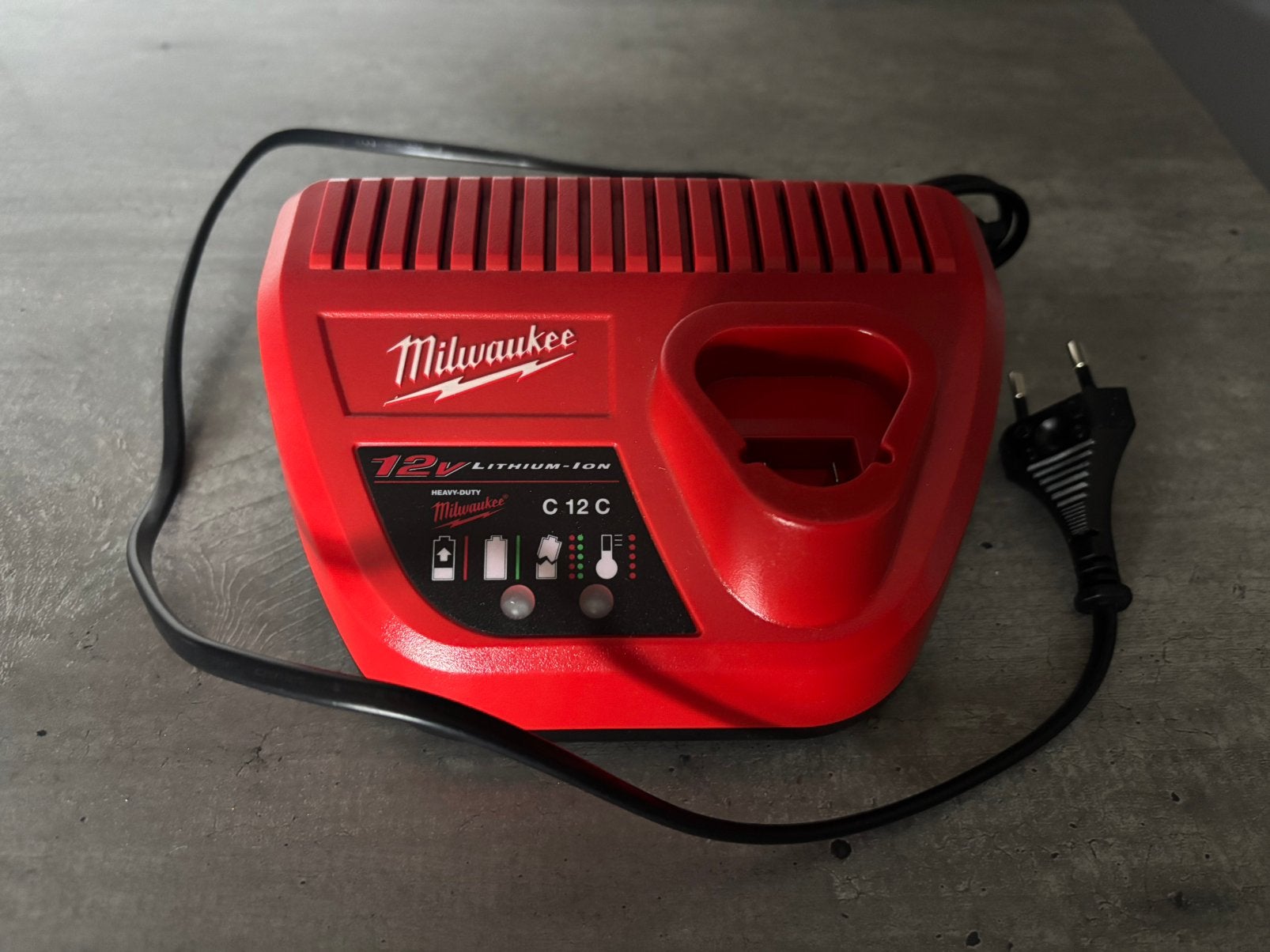 Chargeur batterie Milwaukee C12C pour M12, Autos : Pièces & Accessoires, Batteries & Accessoires, Enlèvement