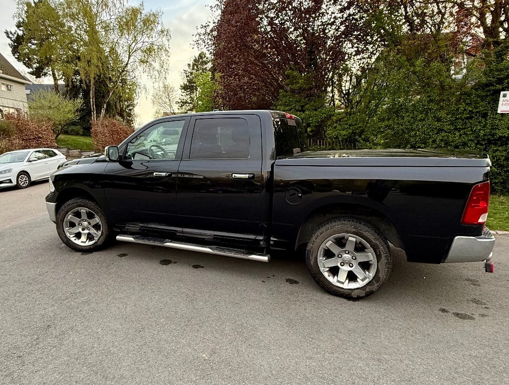 Dodge Ram 5.7l - Laramie - BTW teruggevorderd, Auto's, Automaat, 4 deurs, Zwart, Leder