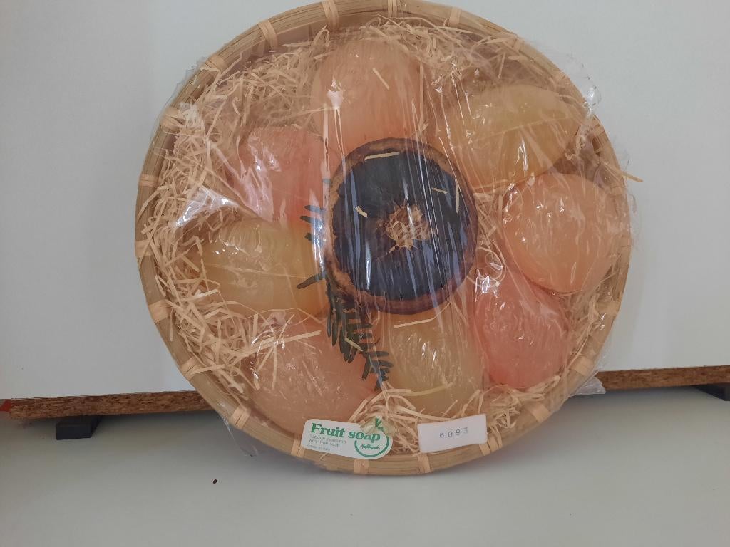 mooie nieuwe mand 8 stukken fruit zeep assortie fijne zeep, Ophalen of Verzenden, Nieuw