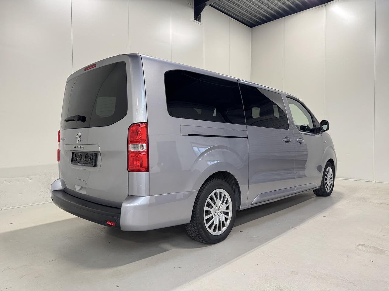 Peugeot Traveller 2.0 HDI Autom. - 9pl - GPS - Airco - Tops, Autos, 0 kg, Argent ou Gris, Achat, Capteur de lumière
