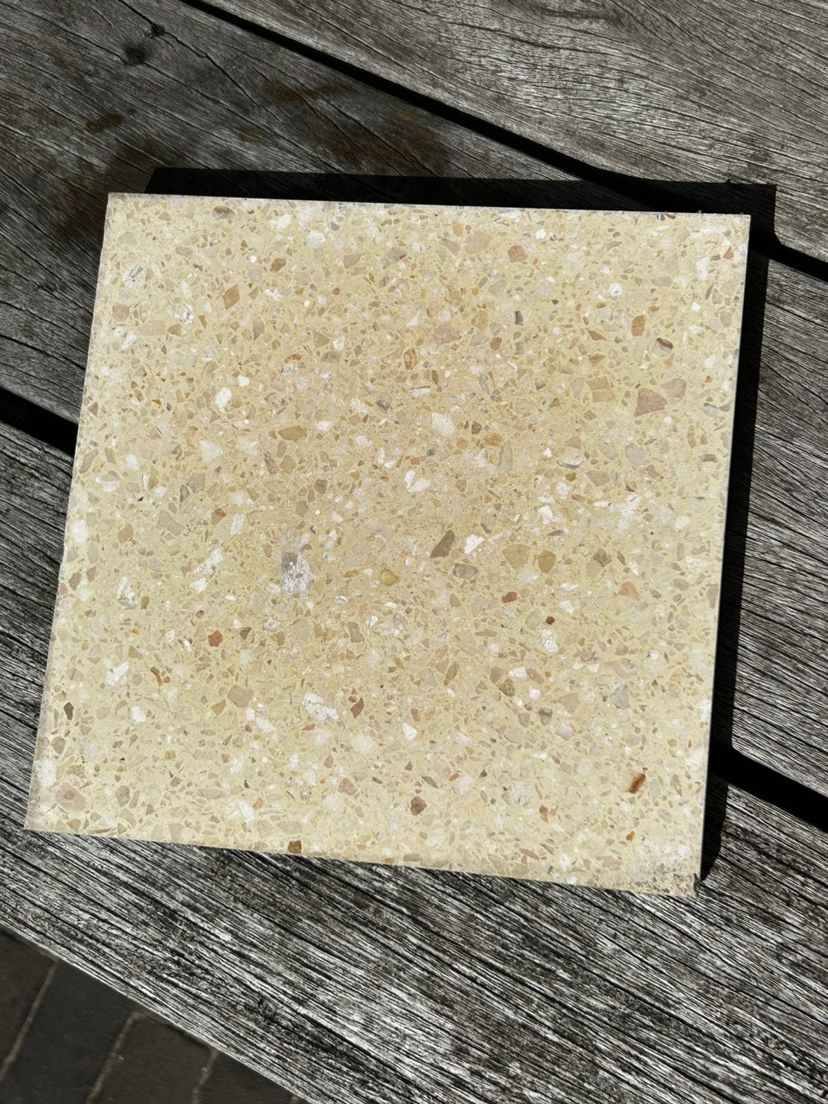 240 nieuwe terrazzo tegels 20x20 cm – 9,6 m², Doe-het-zelf en Bouw, Ophalen, Zo goed als nieuw