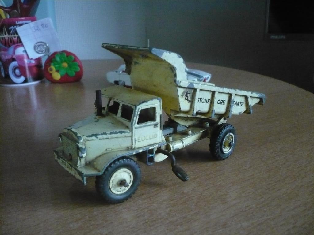 dinky toys camion de chantier, Hobby & Loisirs créatifs, Voitures miniatures | 1:43, Enlèvement ou Envoi, Utilisé, Bus ou Camion