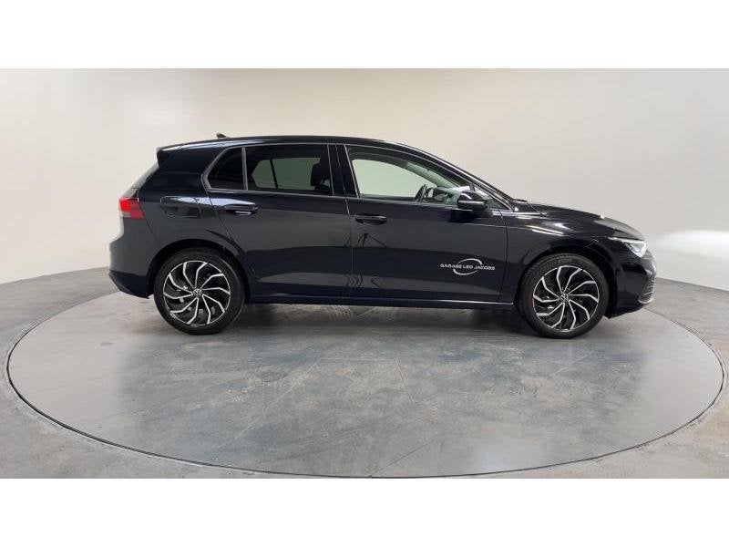 Volkswagen Golf VIII Life, Auto's, https://public.car-pass.be/vhr/d0b6fd2a-72cd-4812-8d71-78ba950aa2d3, Zwart, Bedrijf, Handgeschakeld