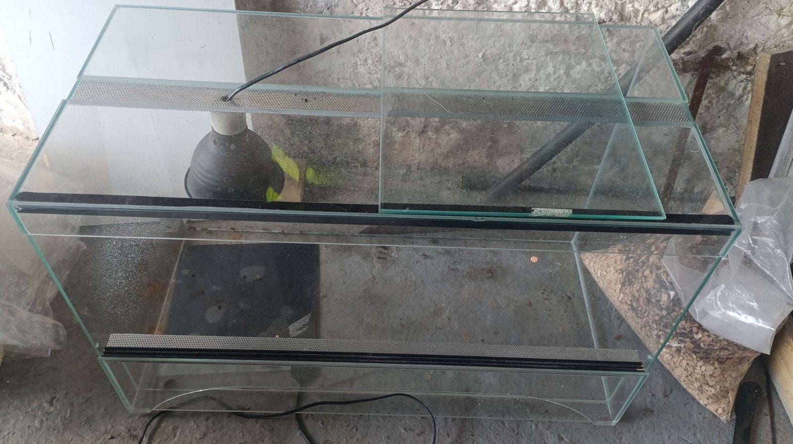 Terrarium + lampe + tapis chauffant