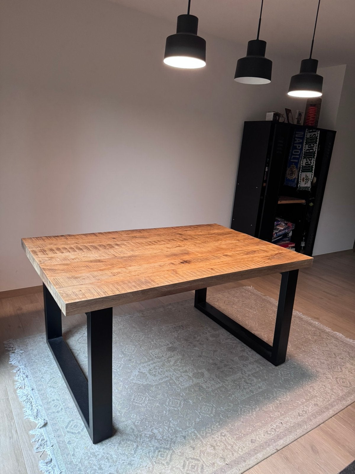 Eettafel mangohout, Huis en Inrichting, Ophalen, Zo goed als nieuw