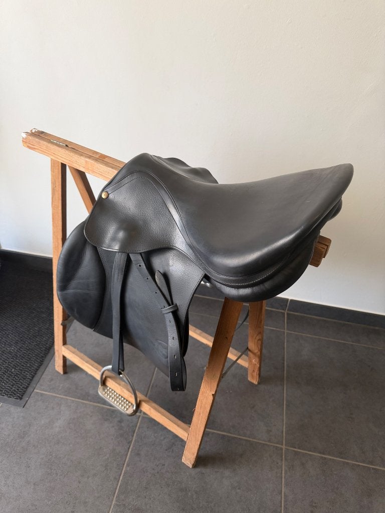 Forestier zadel - 17inch - nette staat, Animaux & Accessoires, Chevaux & Poneys | Selles, Obstacle, Moyen, Enlèvement, Utilisé