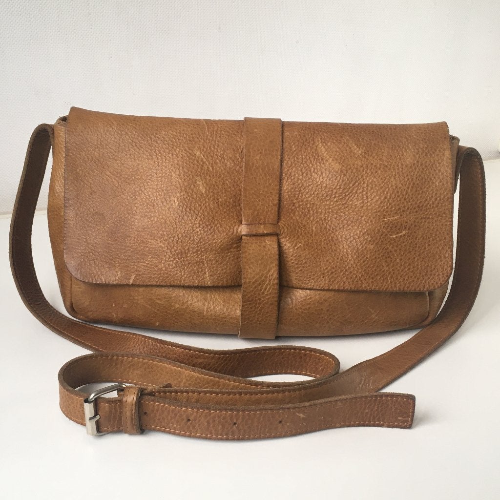 Lederen schoudertas van Keecie, Bijoux, Sacs & Beauté, Sacs | Sacs à bandoulière, Autres marques, Cuir, Enlèvement ou Envoi, Autres couleurs