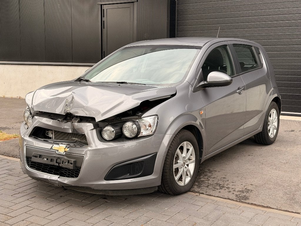 Chevrolet Aveo 1.2i Benzine * Schade * Start-Rijdt * Airco *, Achat, Entreprise, Boîte manuelle, Noir