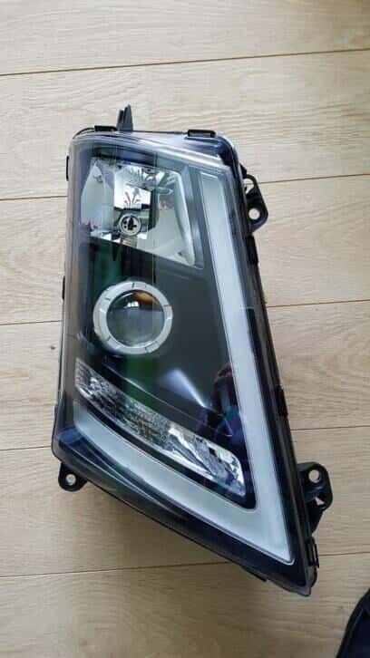 VO FH4 XENON KOPLAMP RH FH16 LOOK DEPO ZONDER BEDIENINGSEENH, Neuf, -, Éclairage, Volvo