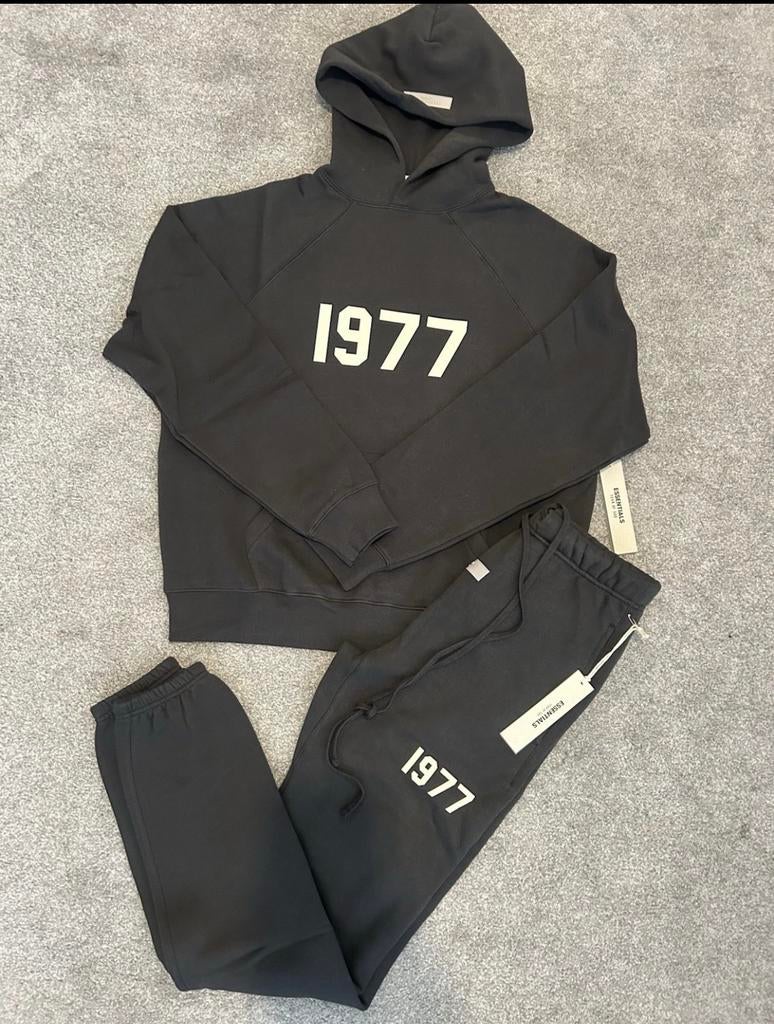 Survêtement Essentials 1977, Enlèvement ou Envoi, Neuf, Taille 48/50 (M)