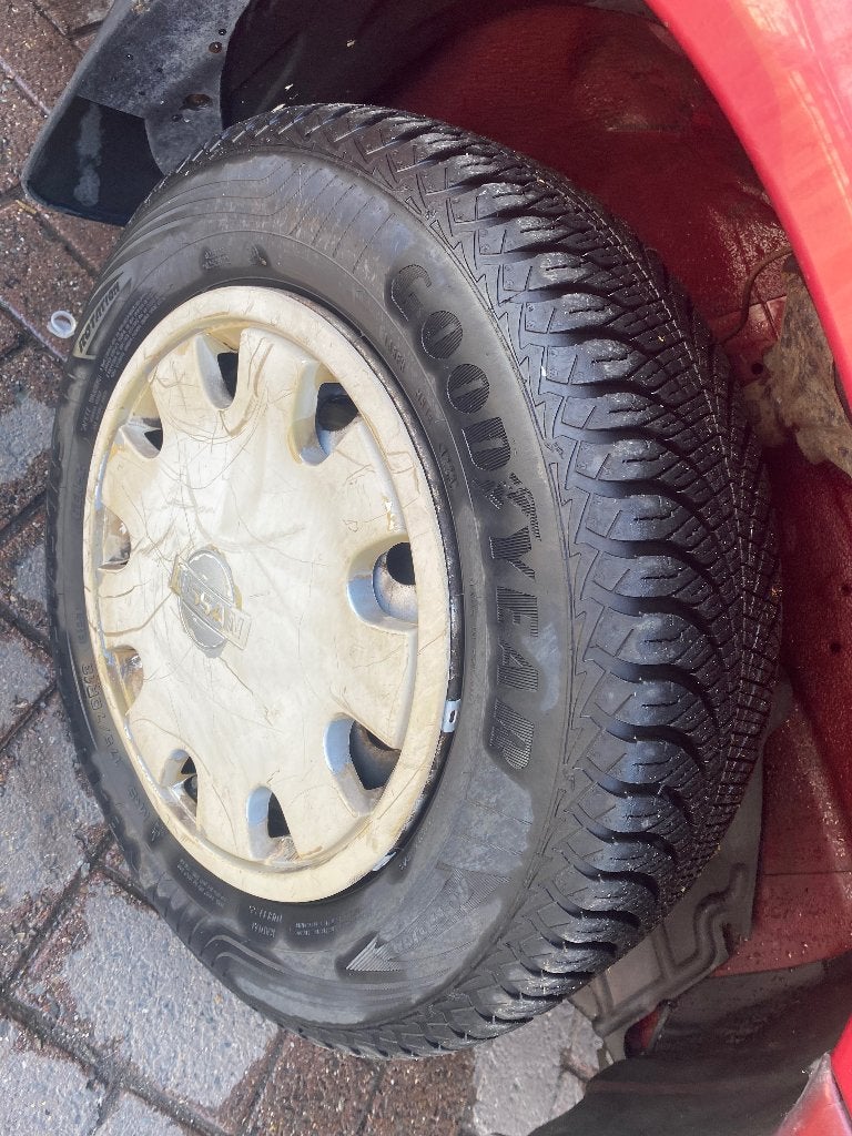 Oldtimer Nissan Sunny III Break (Y10) 2.0d 1992, foto 8