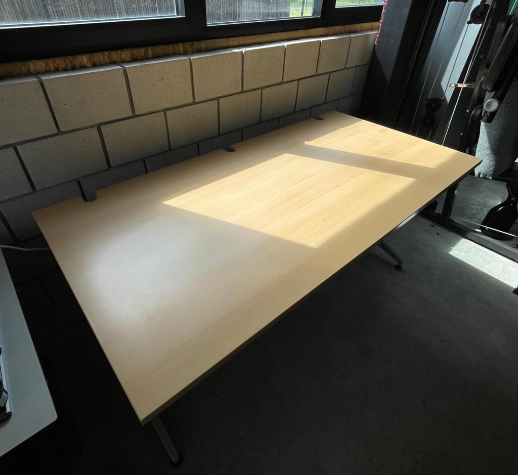Elektrisch verstelbaar bureau-tafel met geheugenfunctie, Huis en Inrichting, Bureaus, Ophalen, Zit-sta bureau, Elektrisch, 90 cm