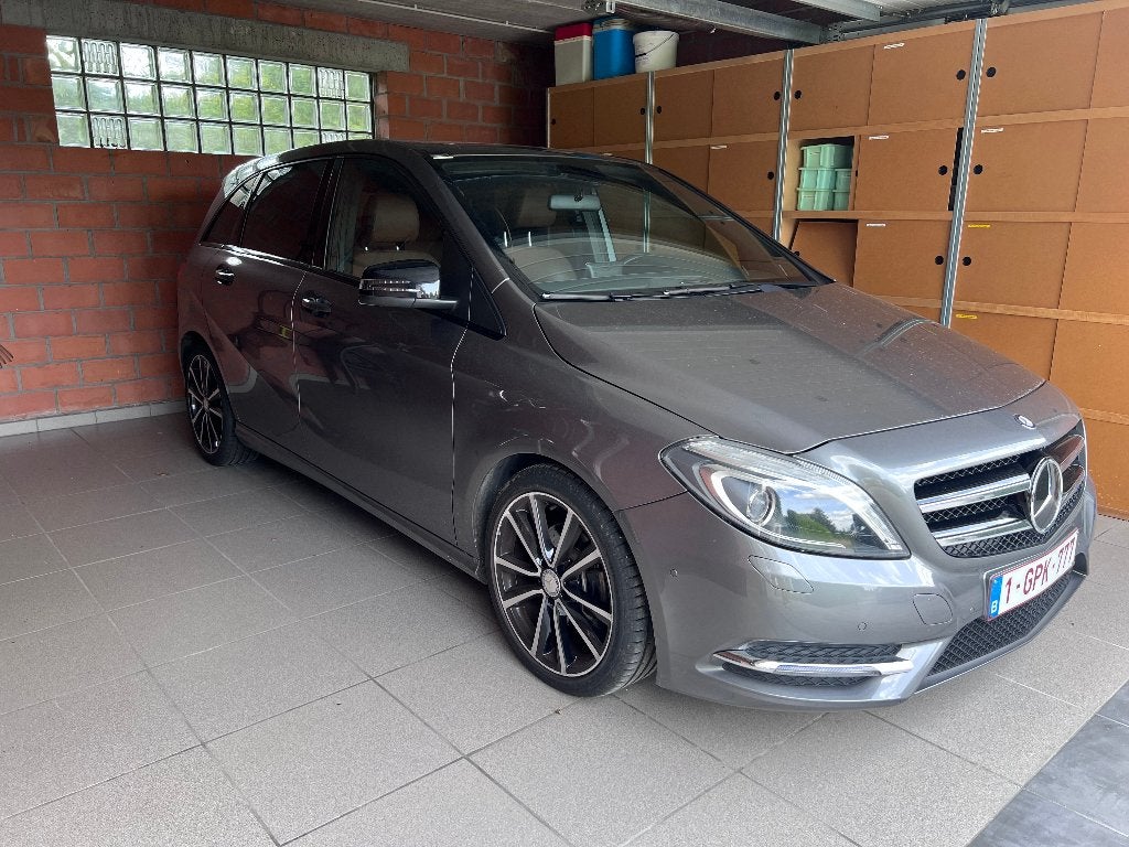 Mercedes B-Klasse B200 CDI, Auto's, Automaat, Euro 5, Leder, Bedrijf