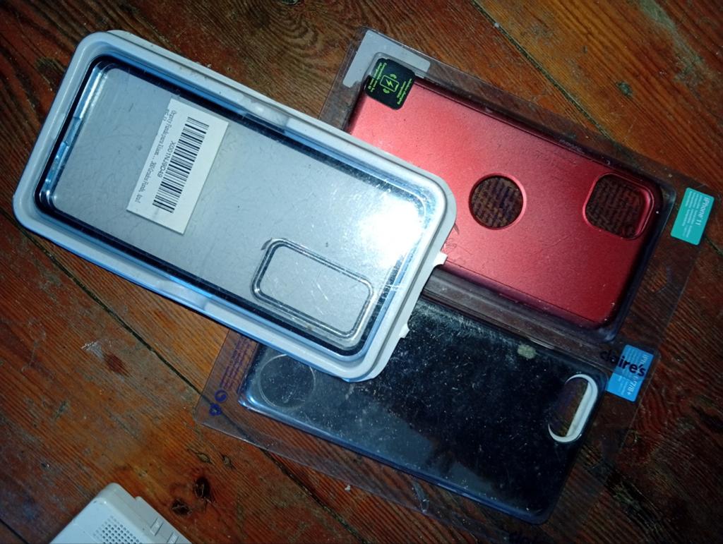 Lot de 3 coques de protection pour iPhone (11 et 6/7/8+), Enlèvement ou Envoi, Neuf, Rouge